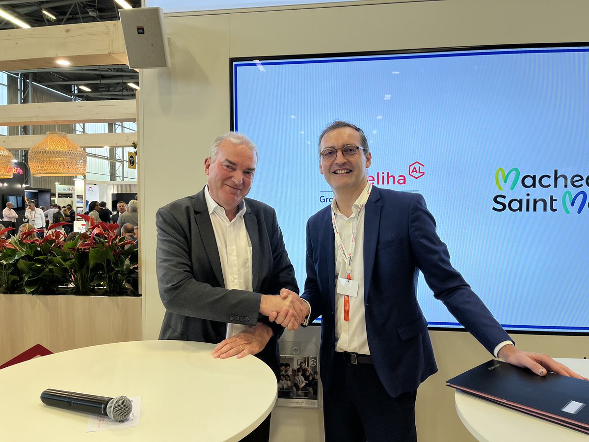 | 𝗣𝗼𝗱𝗲𝗹𝗶𝗵𝗮 𝗟𝗶𝘃𝗲 🔴 |
Signature d'une convention de #partenariat avec la ville de #Machecoul (44) pour un nouveau projet #Habiflex, le 3e après #Chanverrie et <a href="/VilleLaBaule/">Ville de La Baule-Escoublac</a> ! Projet : construire 30 #logements modulaires déplaçables pour loger des #salariés. #CongrèsHLM