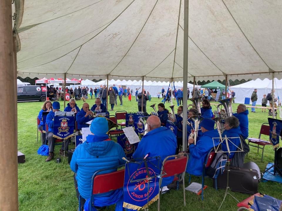 A selection of tunes from our performance at Eskdale Show. <a href="/EskdaleShow/">Eskdale Show</a> <a href="/YorkshireBrass/">Yorkshire Brass 💙</a> 

youtu.be/sG2Iug6ygvU?si…