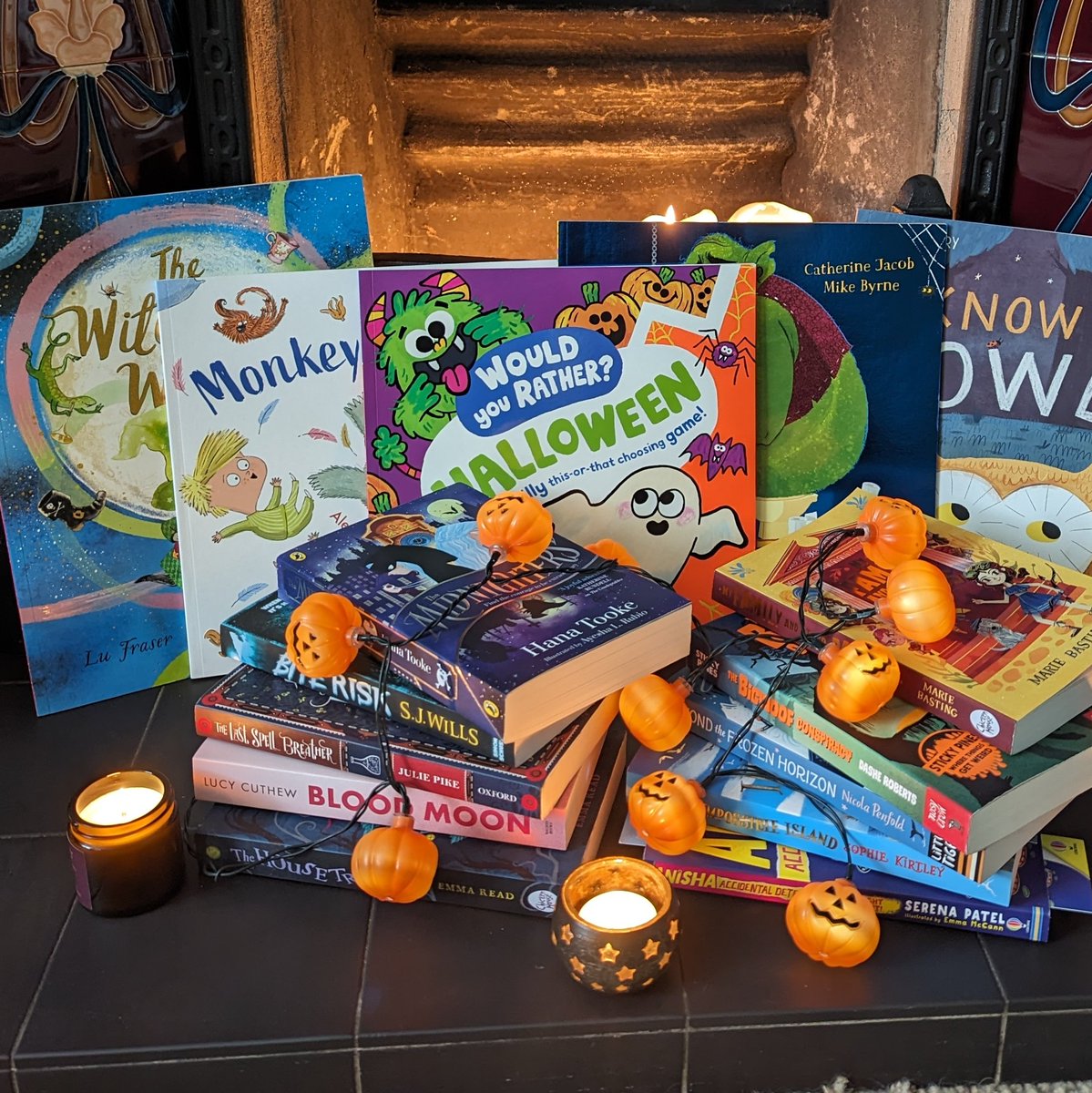 🍁🍂🎃 Thank you to all the wonderful authors taking part in this book #Giveaway. I think this photo gives you a slightly better view of the spooky season swag you can win. Full details in the post below! Good luck 🎃🍂🍁