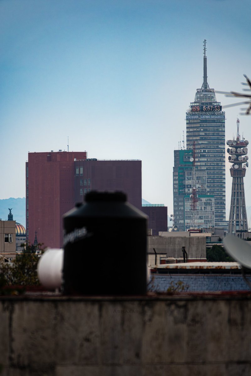 CDMX en la azotea

#cityscape #CDMX #torrelatino #BellasArtes #Telmex #CentroHistorico #Edificios