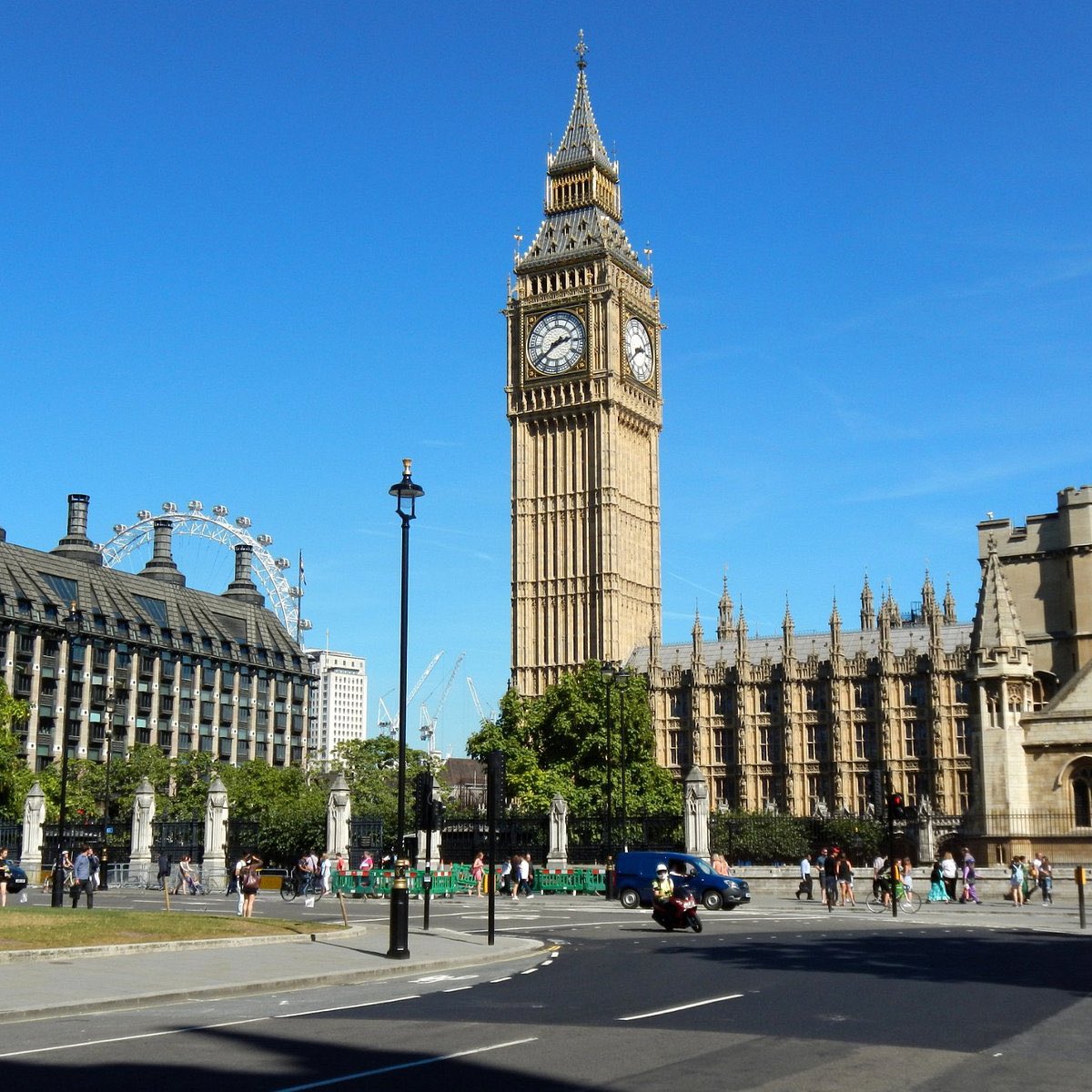 Object NOW before developers drop two tower blocks the size of Big Ben into West #Ealing.

Object to the Waitrose plan: pam.ealing.gov.uk/online-applica…

Object to the Hastings Road plan: pam.ealing.gov.uk/online-applica…

⏳ Don’t delay! The deadline to object is this week!

#StopTheTowers