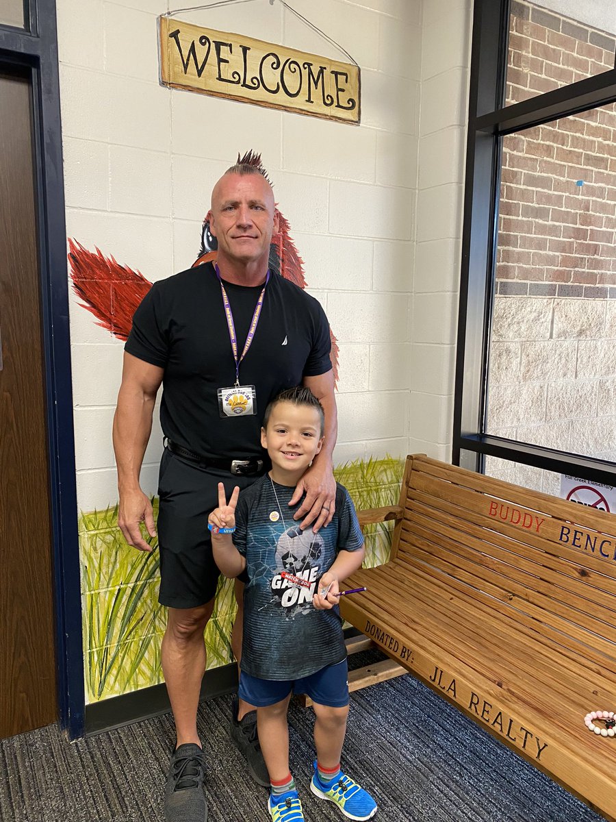 BabaGECounselor's tweet photo. Thank you to Mr. Conner, Mr. Beraud, and Mr. Rojas for volunteering as our Watch DOGS last week!!! Everyday of the Fall semester is fully booked!! @HumbleISD_FCE #dadsofgreatstudents #watchdogs https://t.co/gpBQHZRLFH