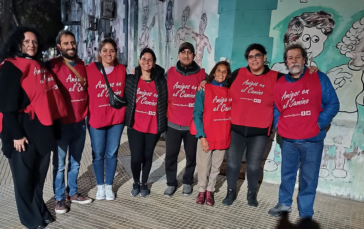 amigosenelcamin's tweet image. Reco Lunes ♥️♥️
#cambiandoindiferenciaporamor 
#recorridasnocturnas #Aeec 
Como siempre te pedimos que nos ayudes a ayudarlos 🙌🏽
Con tu donación 
amigosenelcamino20.wixsite.com/donaramigos 
Con tu voluntariado y con tu #RT 
♥️♥️🙌🏽♥️♥️🙌🏽♥️♥️🙌🏽♥️♥️