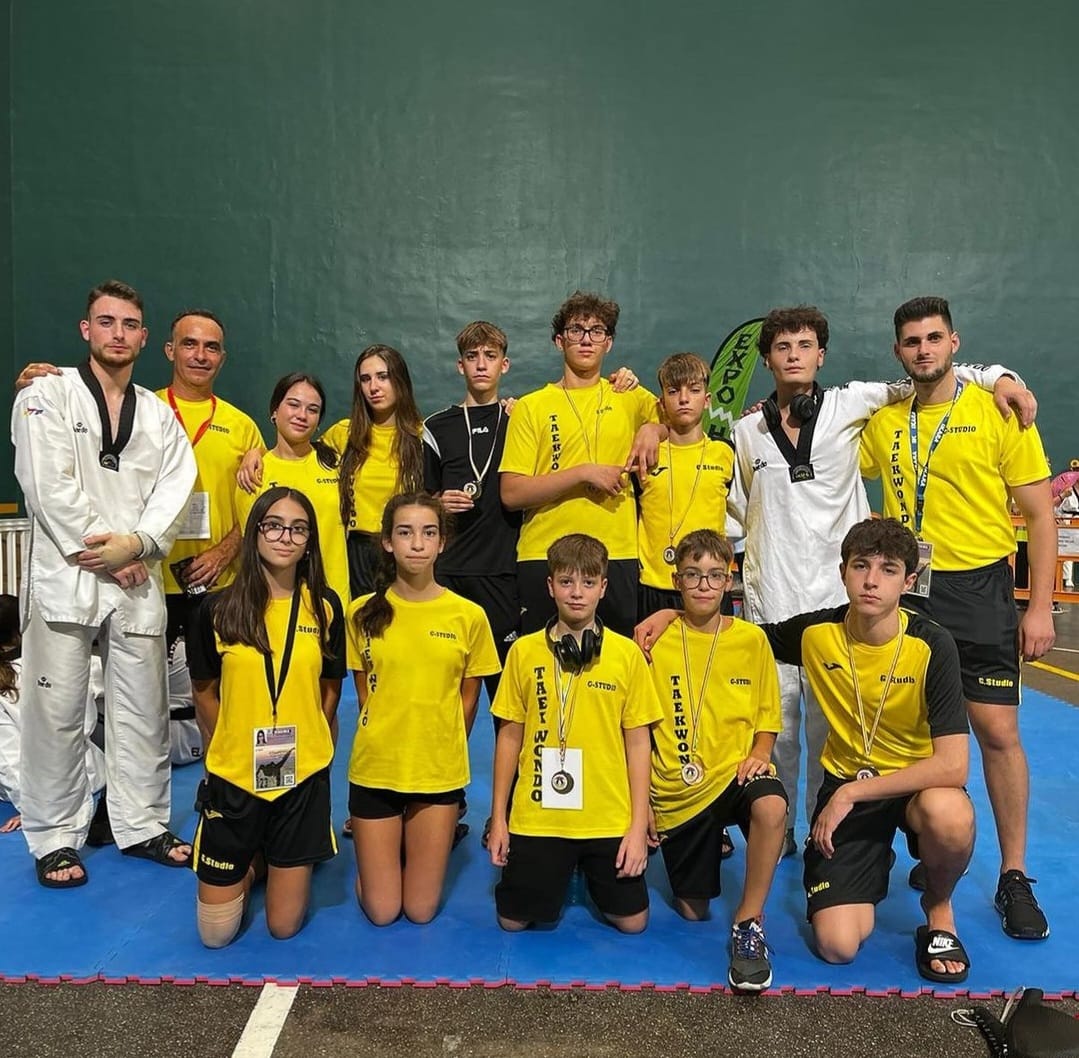 periodicdelta's tweet photo. Els potablava fan podi en tres categories per equips i es porta 17 medalles en l'àmbit individual

#taekwondo #artesmarciales #defensapersonal #gymstudiofranmartin #dojon

https://t.co/mudPsqGg3D https://t.co/4ZYrMbmBAU