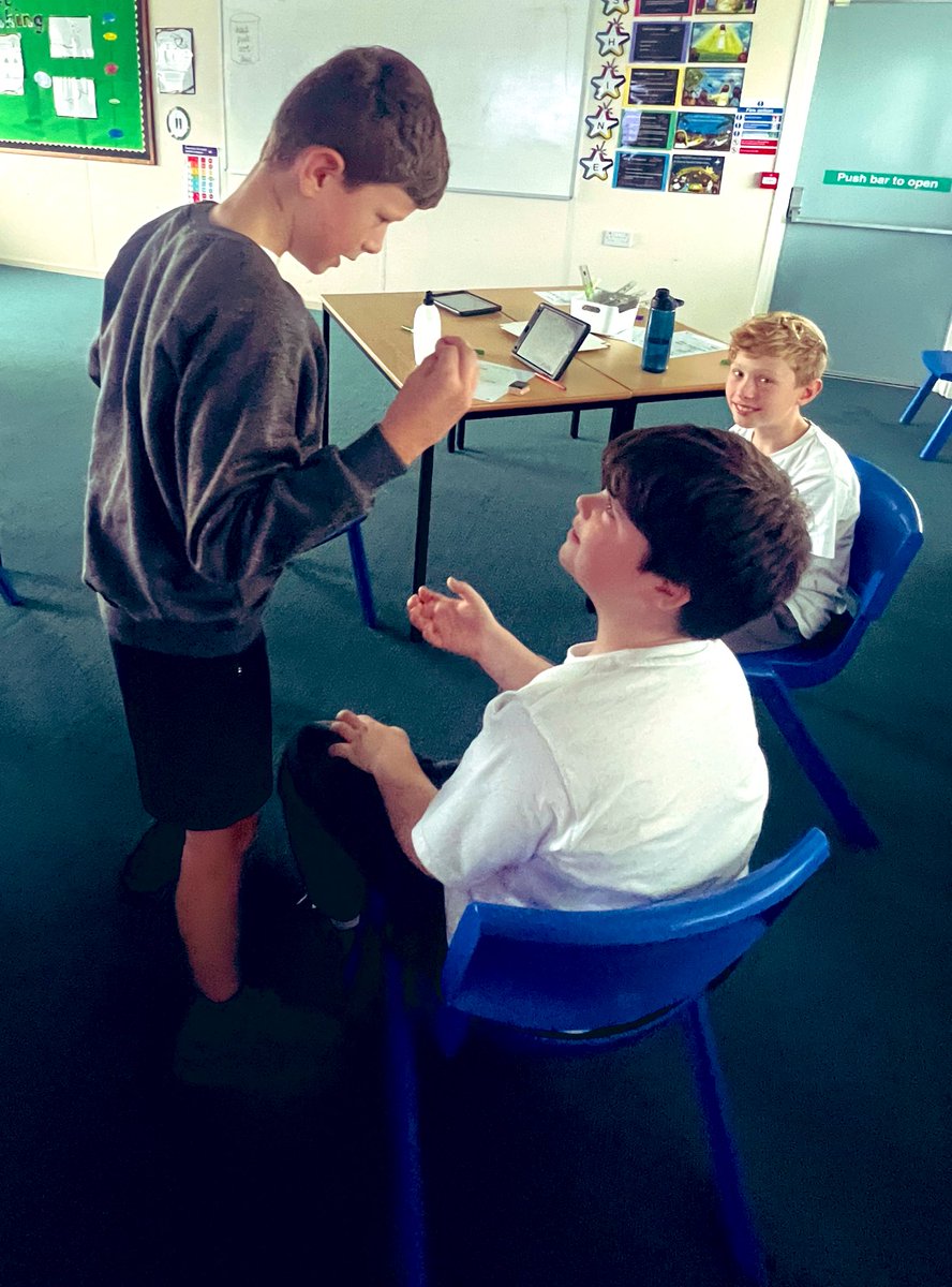 The children enjoyed a morning of role-play in our 1942 French cafe, impressing all with their French accents, creative menu choices and stunning ‘piano playing’! #TSPEnglish #enjoy