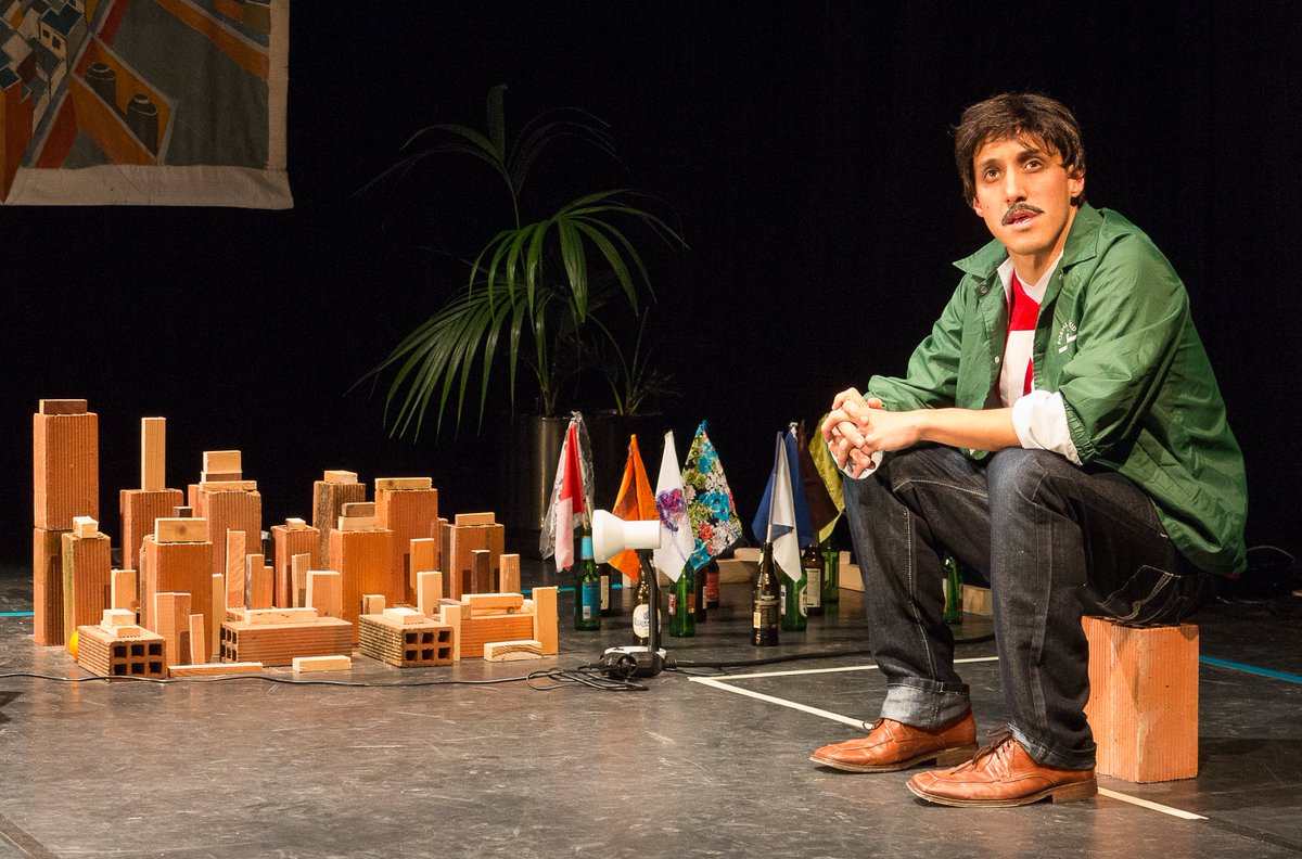 teatroinbal's tweet photo. La compañía Lagartijas Tiradas Al Sol  presenta 4 piezas en el marco de su residencia artística en el @CCB_INBAL 
Maleza: 5 al 13 de oct.
Lázaro: 19 al 27 de oct.
Veracruz, nos estamos deforestando o cómo extrañar Xalapa: 3 de nov.
Tiburón: 9 y 10 de nov.
Jueves y viernes 20:00 h https://t.co/GvRjLnokZD