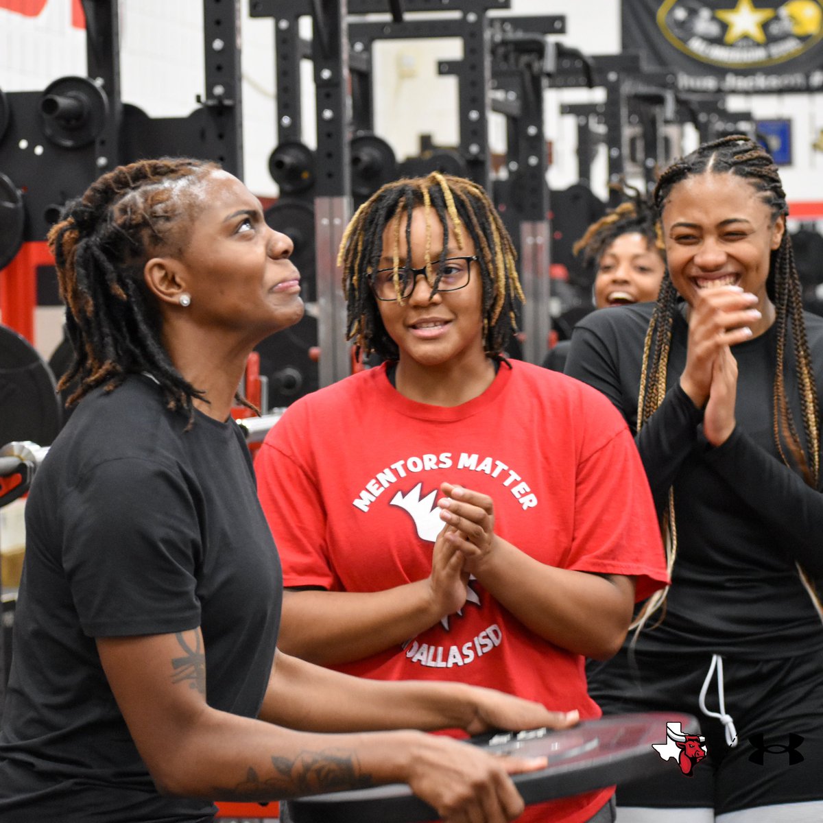 CedarHillGBB's tweet photo. Grit + Grind = Greatness 💪🏽💪🏾💪🏿 #LadyLonghornBB #Fearless #Weightroom #1Rep #1Percent #Work #WeightUp https://t.co/0SR0MhKhvi