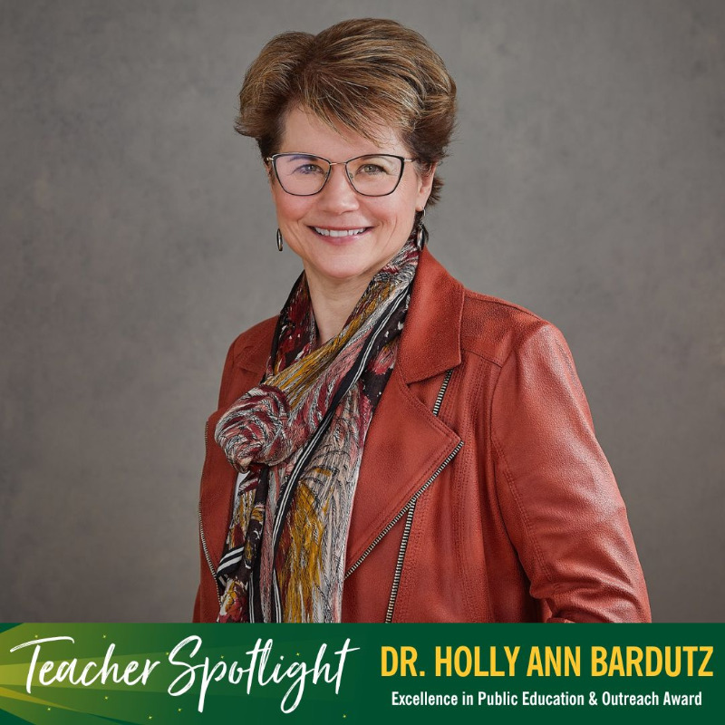 UofRegina's tweet photo. "When [students] see me as a real person who can laugh at myself, they can relax and enjoy coming to class where they feel valued &amp; cared about."

Congrats Dr. @HBardutz of @URAllKinected, recipient of @uofr_ctl's #UofRegina Award of Excellence in Public Education &amp; Outreach! 👏