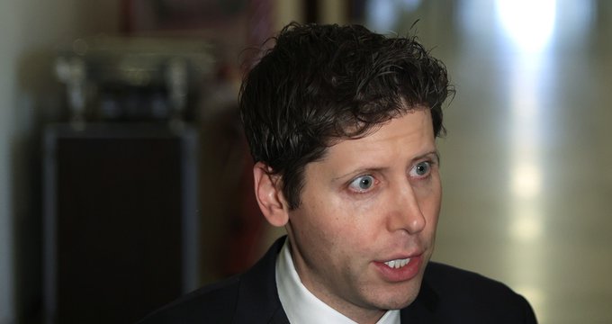 KingWenclas's tweet photo. QUESTION OF THE DAY:
Are tech guys like Sam Altman who are working toward the end of humanity evil, or just insane?🤔
#AI #OpenAI https://t.co/BSBewxo1bN