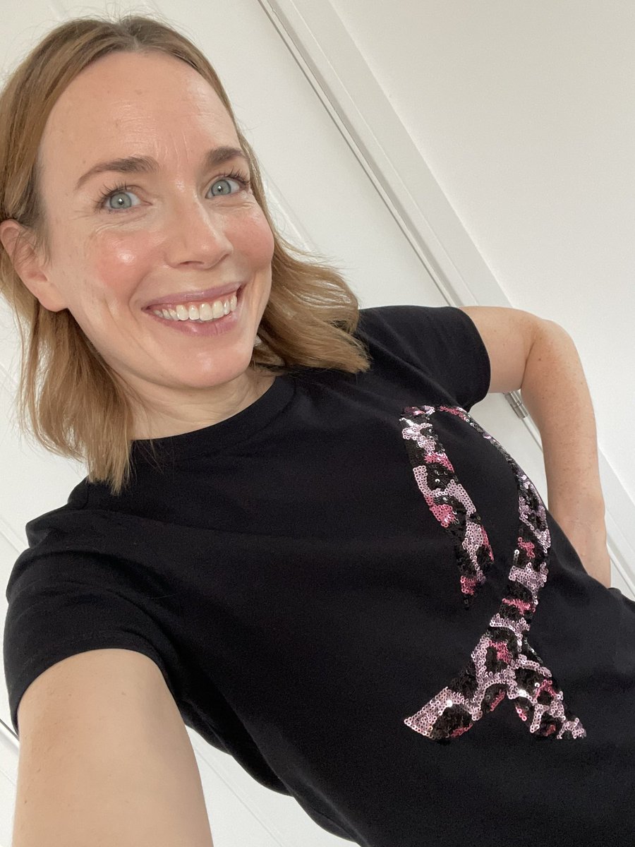 What a gorgeous T-shirt to help brighten up an autumnal day and serve as an important reminder to us all to check your breasts, during Breast Cancer Awareness Month. @asda @BreastCancerNow @CoppaFeelPeople #asdatickledpink