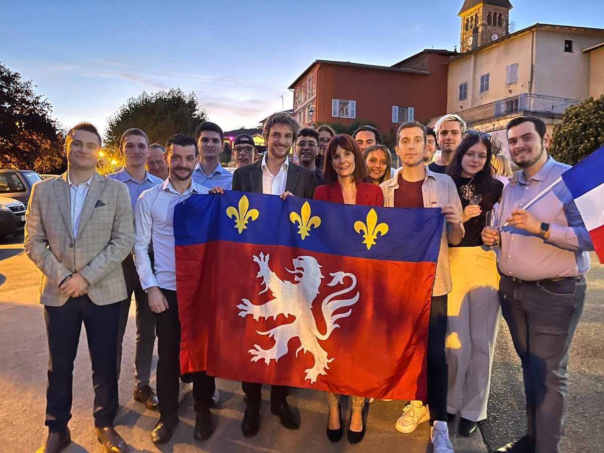Merci à la fédération du Rhône du RN pour cette soirée de rentrée. Un moment fort, de camaraderie et de convivialité, nécessaire pour entamer cette année.  Bravo à vous ! 🙏🇫🇷