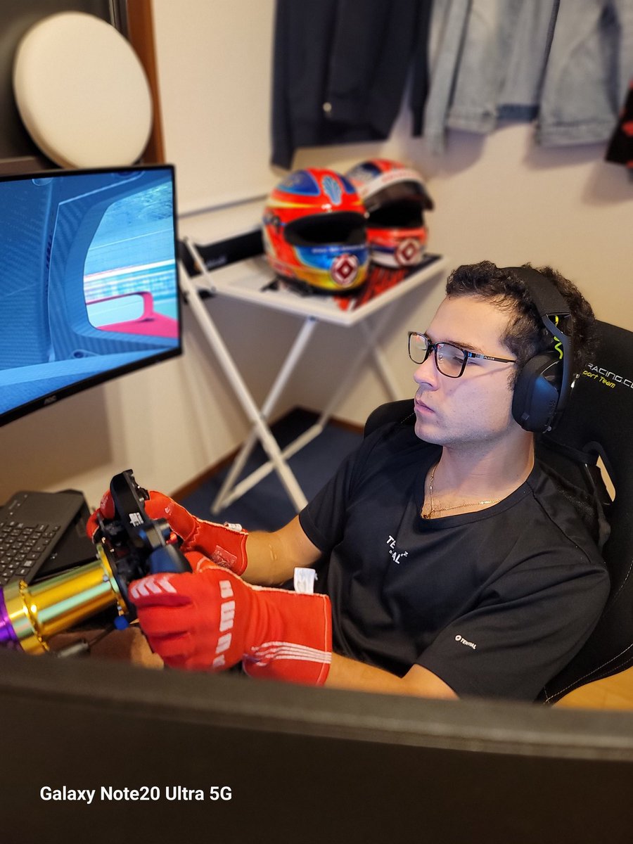 IoriRacing's tweet photo. インスタ vs リアル

#SIMのある生活 
#フォーナインズ 
#PLAIDE https://t.co/dLAi0Hr5eQ