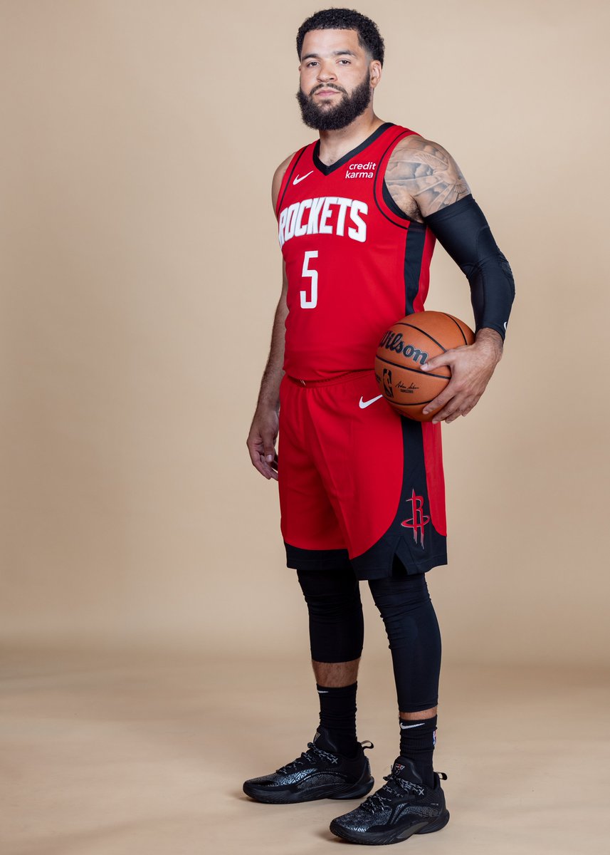 Fred VanVleet is ready for takeoff in his new @HoustonRockets threads 🚀

#NBAMediaDay