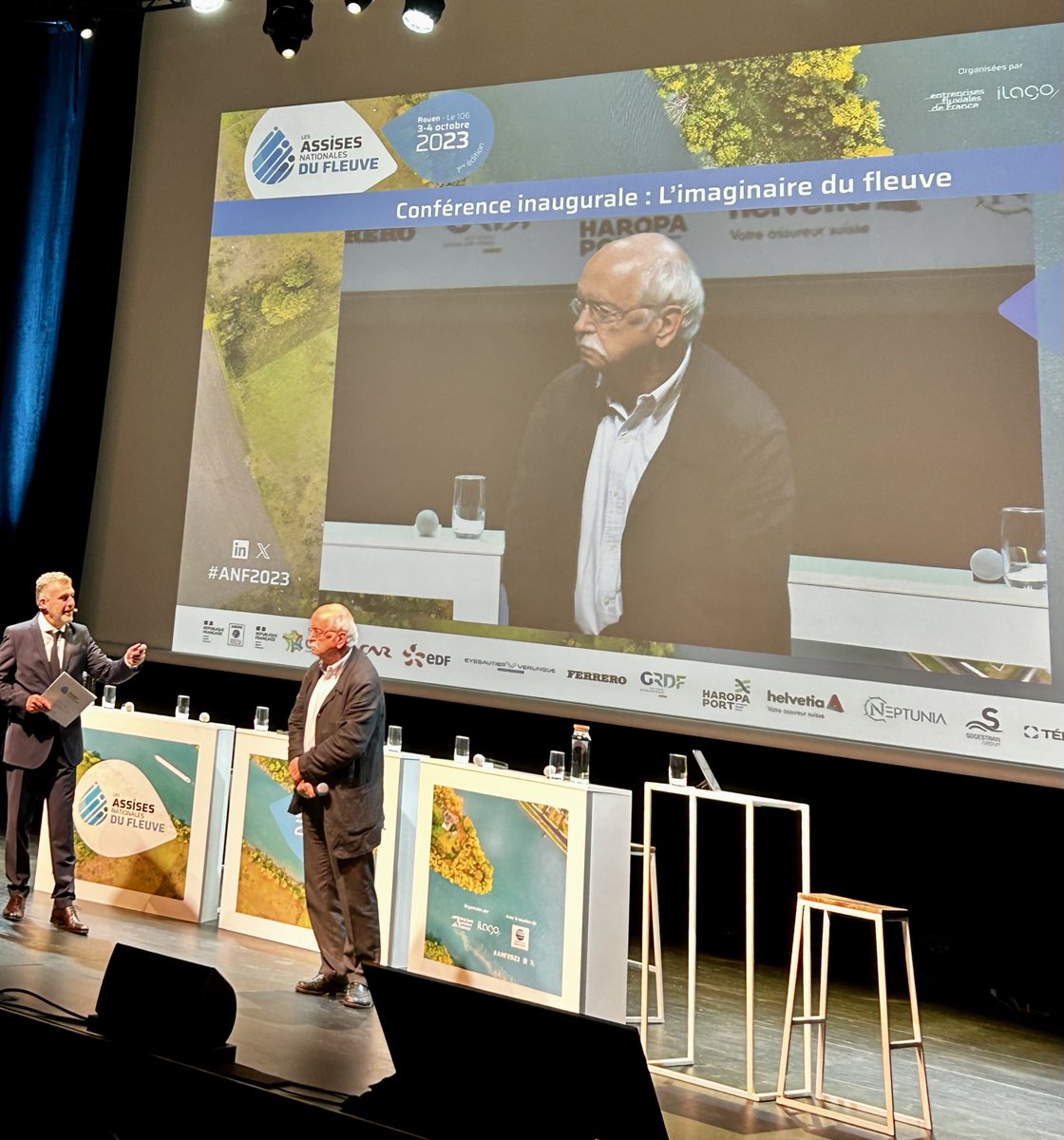 Le fleuve, cette voie de navigation, cet axe commercial, « cet être vivant » … La Seine, ce fleuve qui a façonné notre territoire  et notre identité .. une belle introduction par #erikorsenna qui coule de source … #ANF2023 #terresdeseine