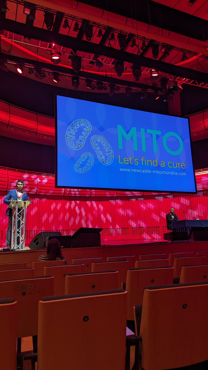 Laura Alexandra Smith tweet media