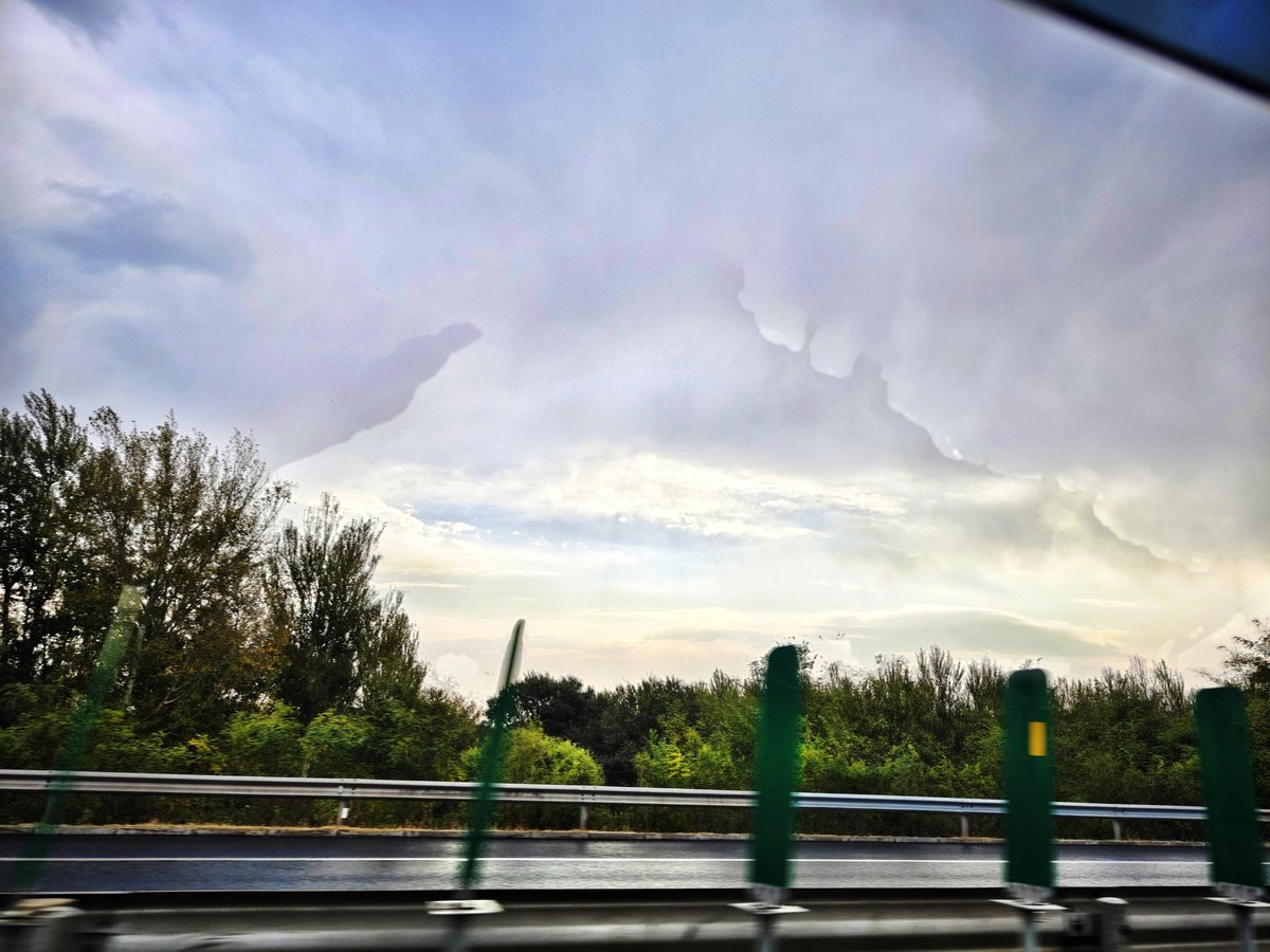 今天一天在路上哦！