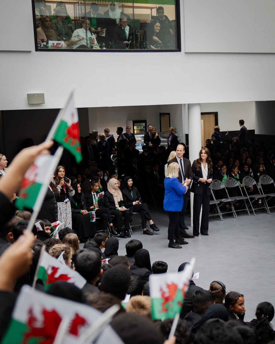 KensingtonRoyal's tweet photo. Bringing history to life at Fitzalan High School in Wales ✨
Great work by pupils using science, technology and the arts to explore their cultural heritage and the significance of the Windrush Generation in Tiger Bay 🏴 https://t.co/rAA8NHDwKq