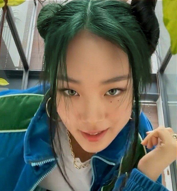 ⌕ :: #AJ

╰ "Espalhando minha perfeição."