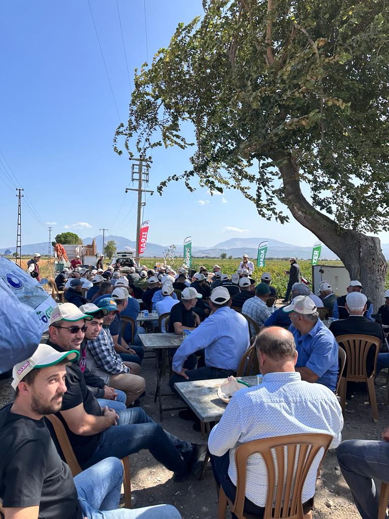 ProGenTohum's tweet photo. Teşekkürler #BERGAMA,
ProGen #Pamuk çeşitlerine göstermiş olduğunuz yoğun ilgiden dolayı teşekkür eder yaklaşan hasadımızın bereketli olmasını dileriz.
#ProGen #ProGenSeed #ProGenTohum #PamukHasat #Cotton #Hasat #Harvest #CottonHarvest https://t.co/3zSR79PBOQ