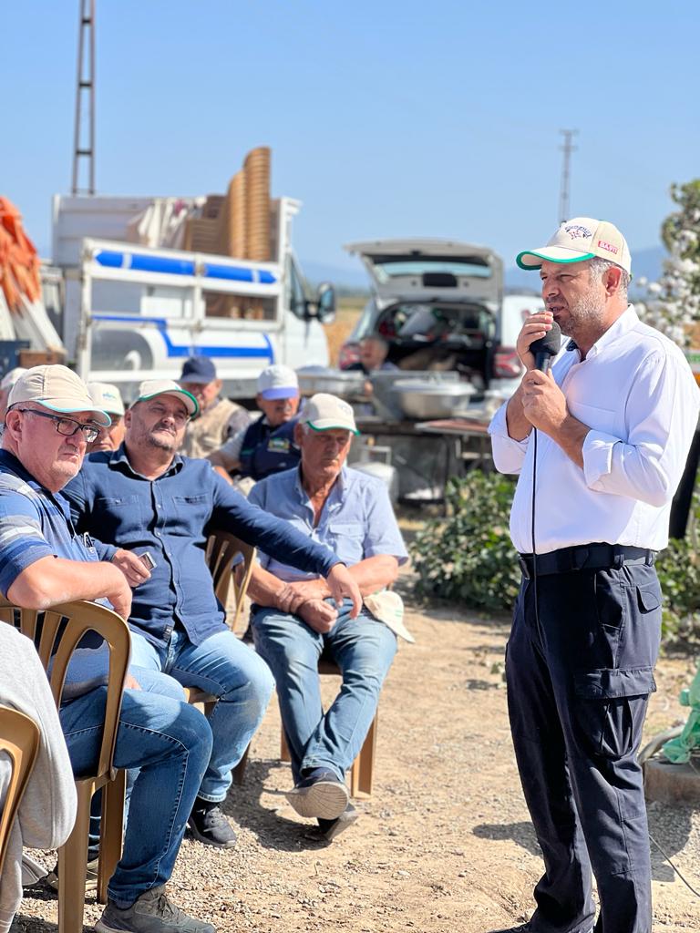 ProGenTohum's tweet photo. Teşekkürler #BERGAMA,
ProGen #Pamuk çeşitlerine göstermiş olduğunuz yoğun ilgiden dolayı teşekkür eder yaklaşan hasadımızın bereketli olmasını dileriz.
#ProGen #ProGenSeed #ProGenTohum #PamukHasat #Cotton #Hasat #Harvest #CottonHarvest https://t.co/3zSR79PBOQ