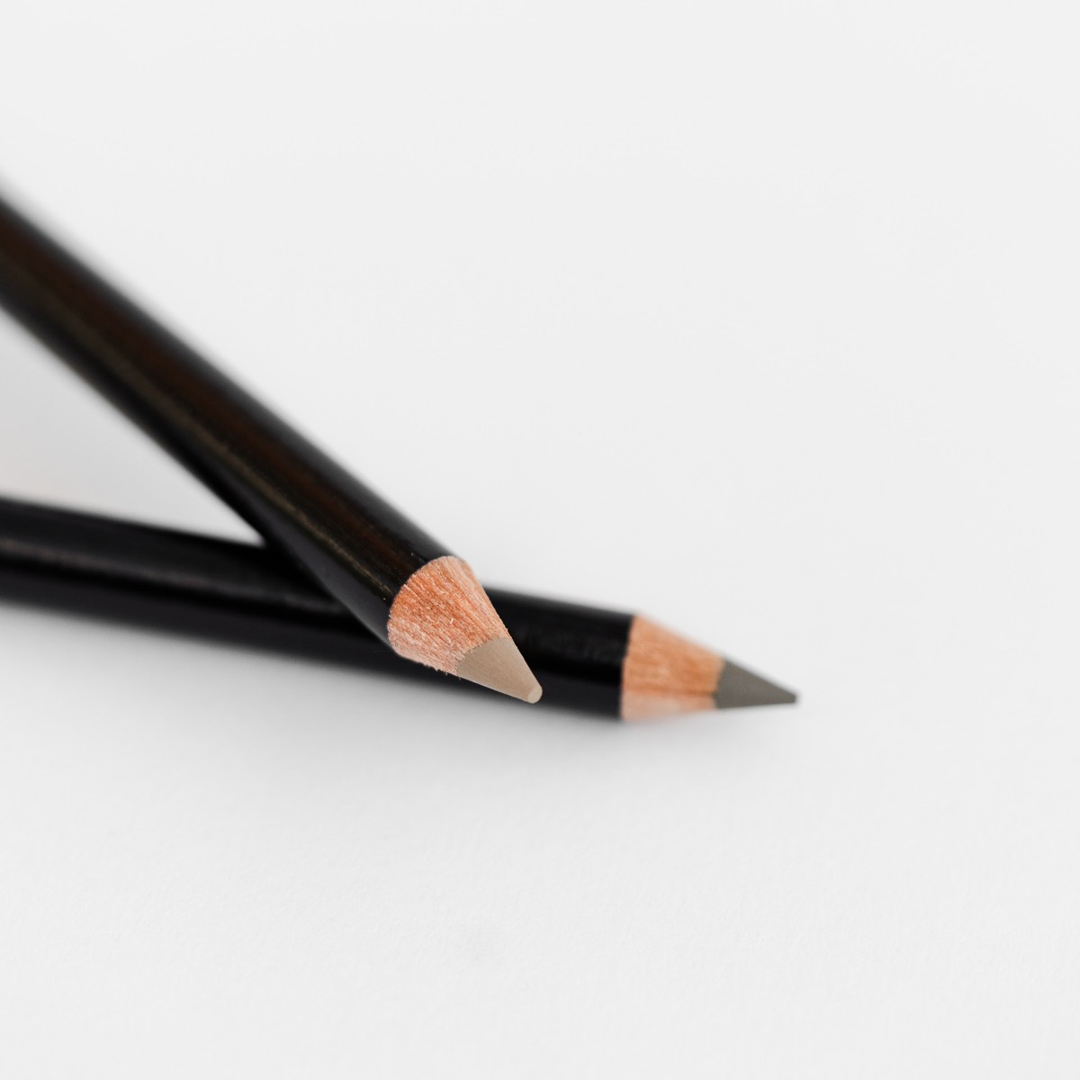 NEW Dr. Hauschka Eyebrow Definer -

Our new make-up essential to refine every face and help you create a natural brow, unique to you.

Soft and buildable, the sophisticated colours can be taken from subtle to bold with a few simple strokes.

Shop now: brnw.ch/21wDaCy