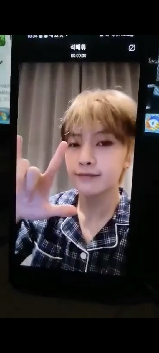.•☆𓆩🦊𓆪☆•. tweet media