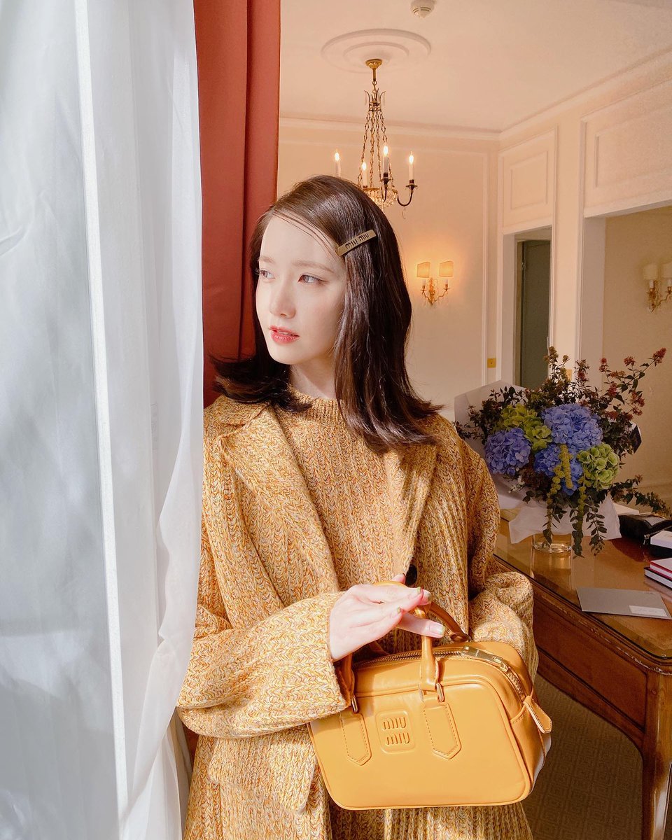 mystarmyangel's tweet photo. [231003-YOONGSTAGRAM CAROUSEL 1/2] Another amazing s/s Fashion Show 😉
in Paris
Breathtaking !

@/MiuMiu #/MiuMiuSS24 #/MiuMiu

YOONA AT MIU MIU PFW23                   
#YOONAxMiuMiu #YOONAxMiuMiuPFW
@MIUMIUofficial #MiuMiuSS24 

#임윤아 #LimYoonA #윤아 #YoonA 

https://t.co/XpiSxAS8ZM