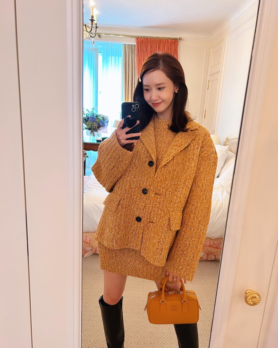 mystarmyangel's tweet photo. [231003-YOONGSTAGRAM CAROUSEL 1/2] Another amazing s/s Fashion Show 😉
in Paris
Breathtaking !

@/MiuMiu #/MiuMiuSS24 #/MiuMiu

YOONA AT MIU MIU PFW23                   
#YOONAxMiuMiu #YOONAxMiuMiuPFW
@MIUMIUofficial #MiuMiuSS24 

#임윤아 #LimYoonA #윤아 #YoonA 

https://t.co/XpiSxAS8ZM