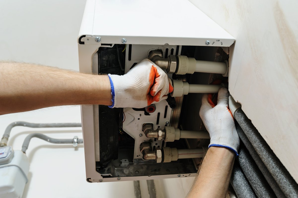 Our expert boiler engineers specialise in a wide range of #boilerservices. 

View all of our boiler services on our website, which include annual boiler servicing, breakdown fixes and boiler installations: carshalton-boilers.co.uk/boiler-service…

#BoilerEngineer #BoilerService