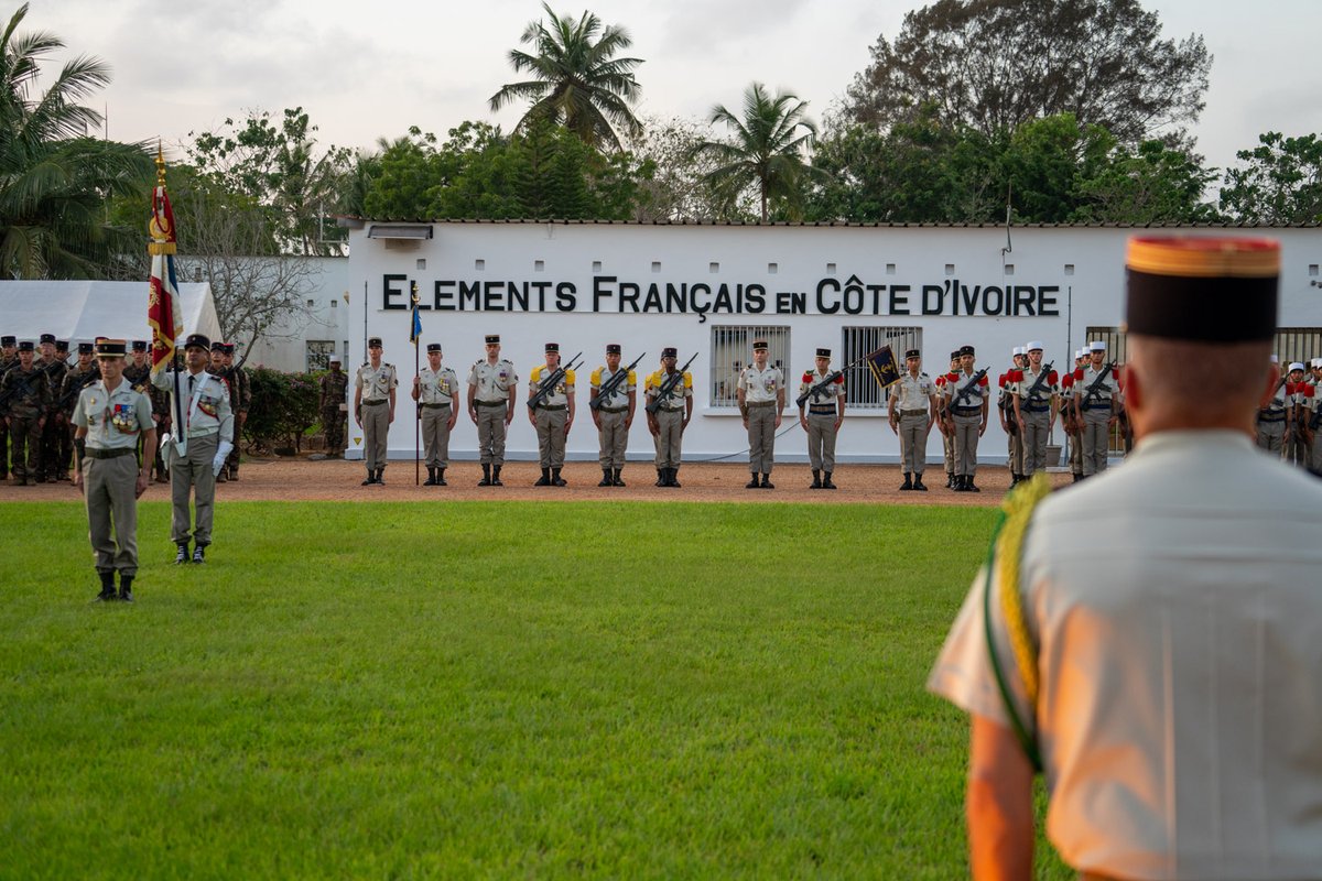 DLIAI_Officiel's tweet image. [#PASSCOM]

🔵🔴Le 29 septembre s'est tenue la cérémonie de transfert d'autorité du #43BIMa par le colonel Bruno Yver, commandant les #EFCI et en présence d'autorités des #FACI.