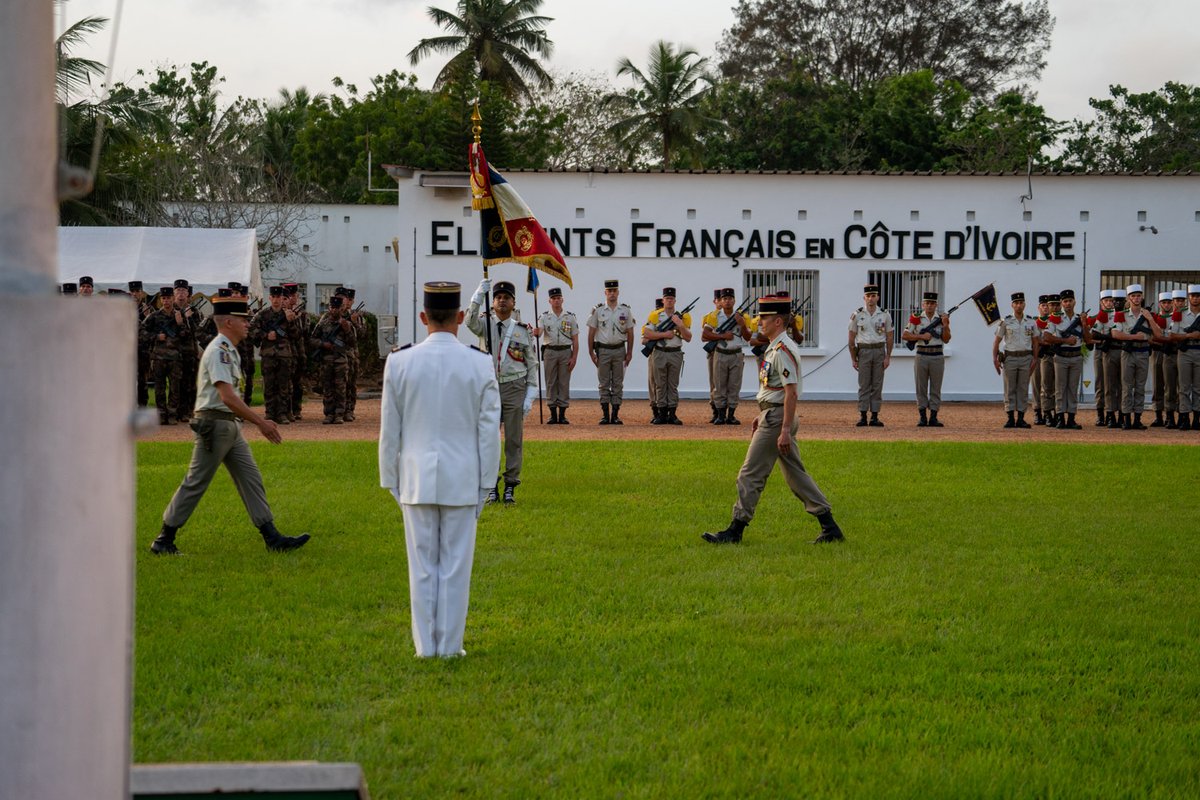 DLIAI_Officiel's tweet image. [#PASSCOM]

🔵🔴Le 29 septembre s'est tenue la cérémonie de transfert d'autorité du #43BIMa par le colonel Bruno Yver, commandant les #EFCI et en présence d'autorités des #FACI.