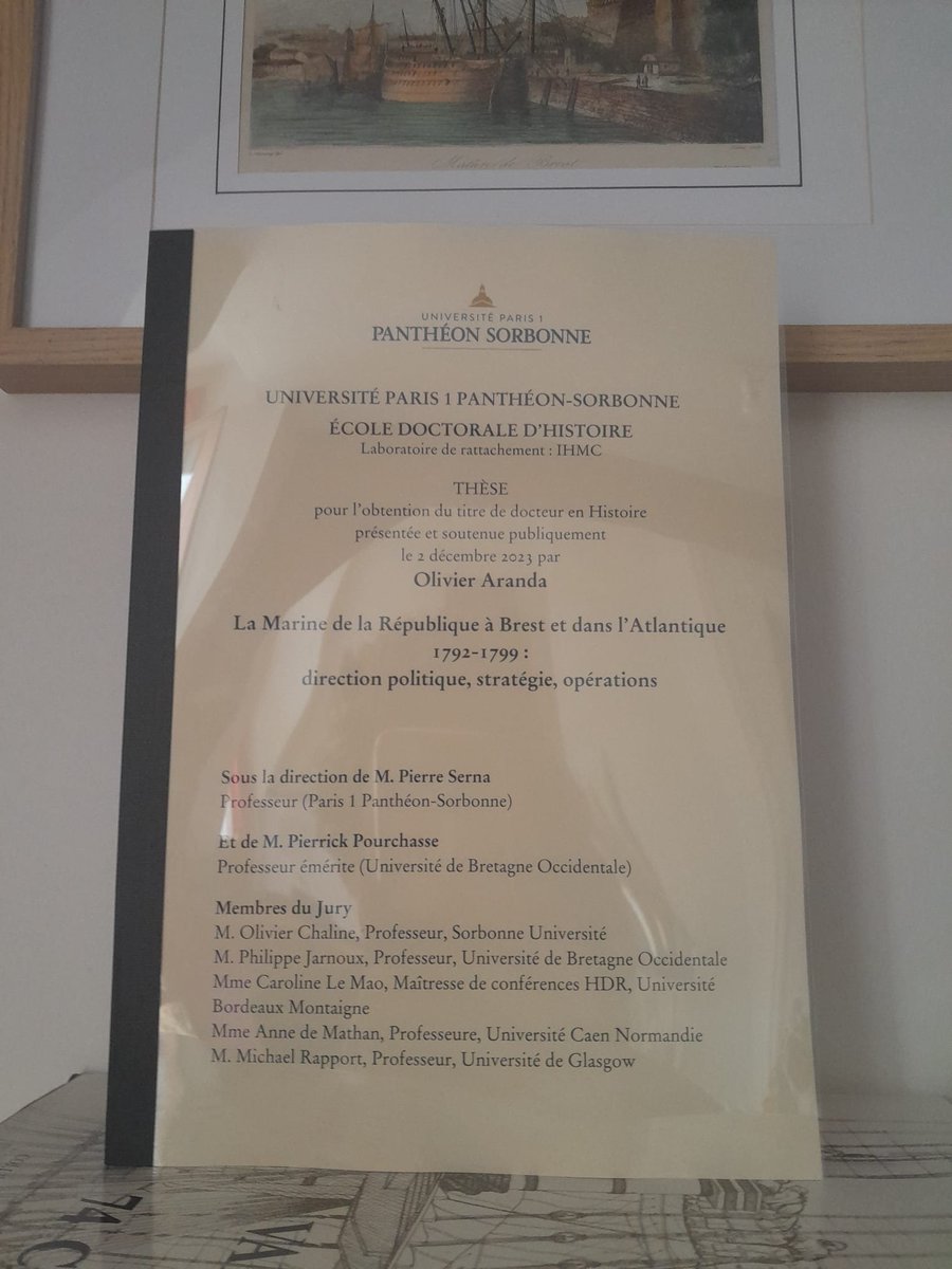 Cette fois-ci, ça y est ! La thèse est là. 768 pages qui viennent, je l'espère, jeter une lumière nouvelle sur le marine de la Révolution française.