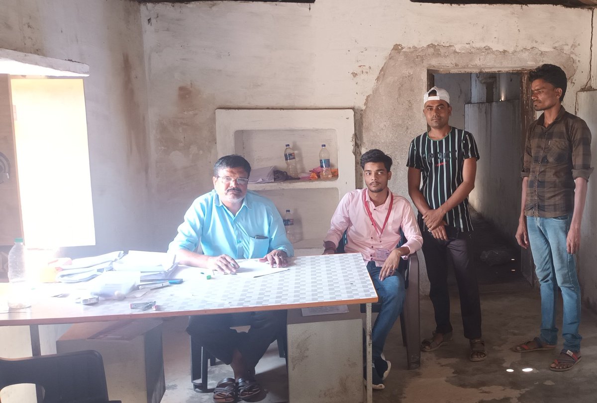 San_deep_009's tweet photo. जनसेवा मित्र संदीप राय और अनिल अहिरवार द्वारा ग्रामीण क्षेत्रों में जाकर लोगों के बीच जनसंवाद
#MadhyaPradesh #ShivrajSinghChouhan #cmyip #aiggpa #cmyipmp #cmyipsagar https://t.co/KbelK6VUBv