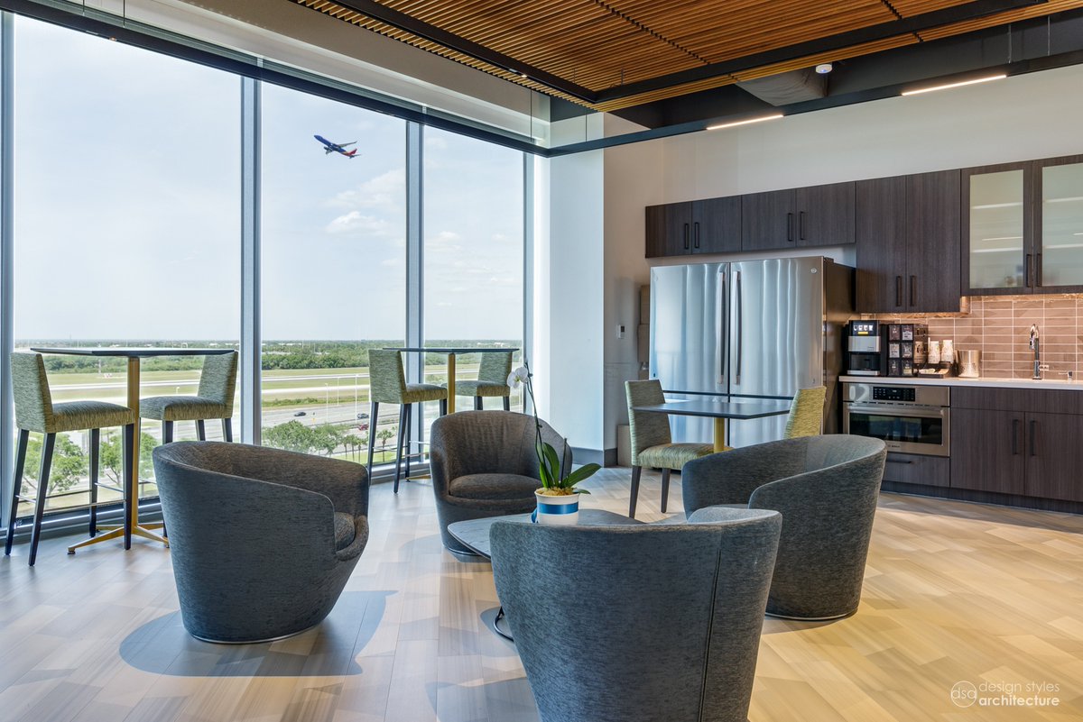 designstyles's tweet photo. Check out our latest interior design project - Crosstree Capital at SkyCenter One! #OfficeBuildout #InteriorDesign #SpacePlanning #CommercialArchitect #CommercialInteriors https://t.co/4lOWYFuo19