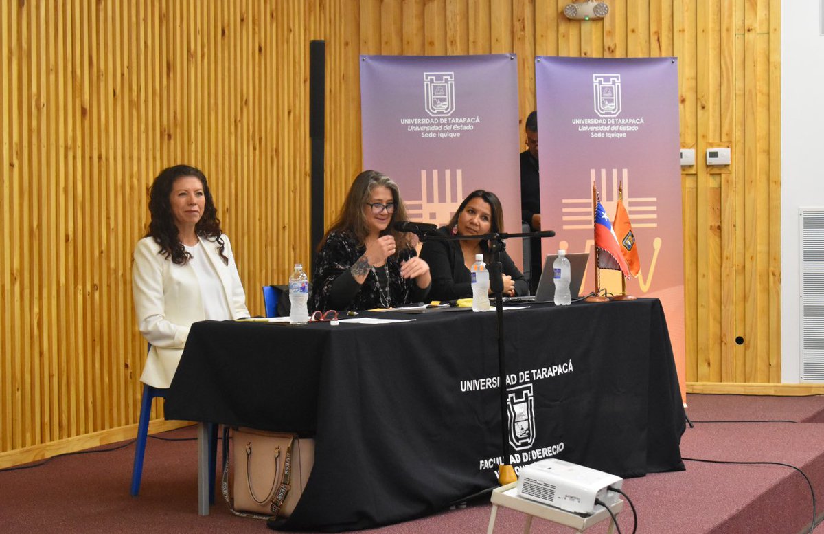 DPRTarapaca's tweet image. 🌹Con emotivos testimonios se realizó este lunes el conversatorio “Violencia contra las mujeres en dictadura: Reflexiones a 50 años” organizado por @DPRTarapaca @MMEG_Tarapaca @CulturaTarapaca en #Iquique y a #50AñosDelGolpe de Estado. 

Más detalles en 👉dprtarapaca.dpr.gob.cl/2023/10/03/50-…