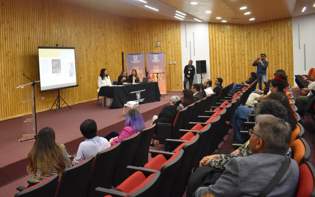DPRTarapaca's tweet image. 🌹Con emotivos testimonios se realizó este lunes el conversatorio “Violencia contra las mujeres en dictadura: Reflexiones a 50 años” organizado por @DPRTarapaca @MMEG_Tarapaca @CulturaTarapaca en #Iquique y a #50AñosDelGolpe de Estado. 

Más detalles en 👉dprtarapaca.dpr.gob.cl/2023/10/03/50-…