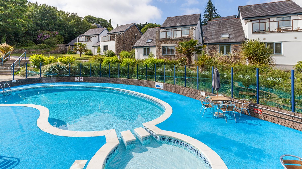 The Valley in Cornwall, a luxury little haven, are offering 15% off 2024 summer holidays 

bit.ly/HTTheValley2024

#summerhol #holiday #cornwall
