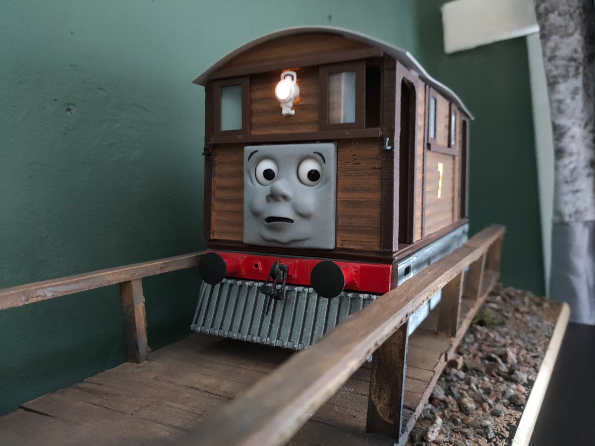 gauge_cam's tweet photo. Update! Toby now has working lamps and has the correct expression for his current situation 😂
Thanks to @FfarquharProjec for designing the face and @jamostrainos for printing it!
#Toby #Thamas&Friends #tram #model #gauge #one https://t.co/Qz0BlQP0tL