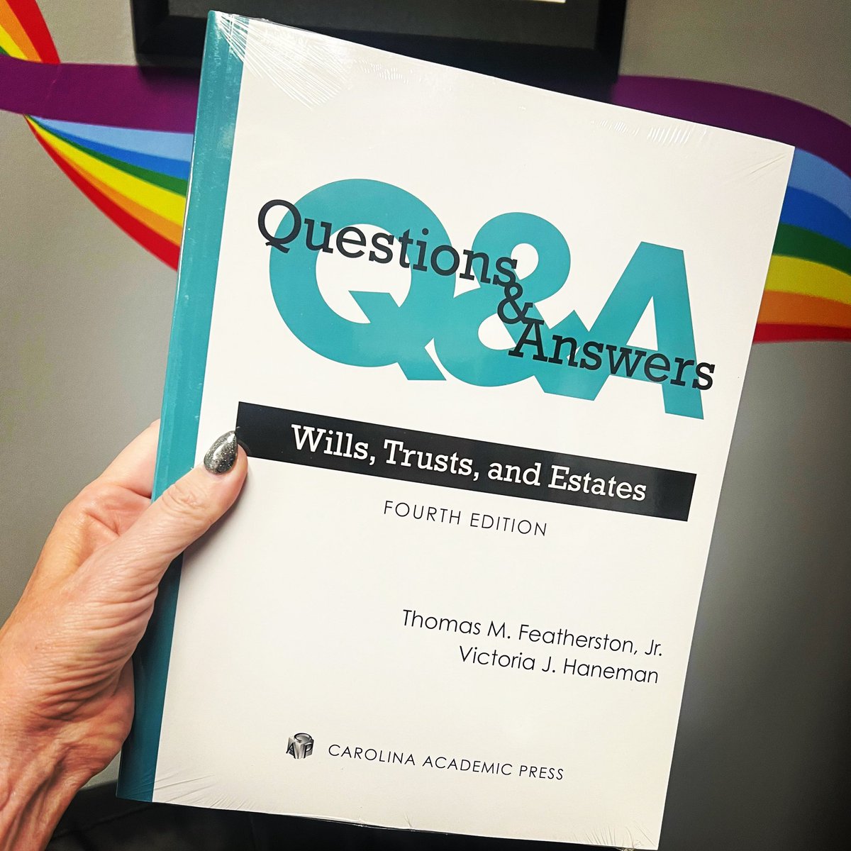 TaxLawProf's tweet image. Hot off the presses….

The 4th edition of Q&amp;amp;A Wills, Trusts, and Estates (with coauthor Thomas Featherston, Jr., Baylor) arrived today and is available to order.

#lawschool #lawtwitter #barexam