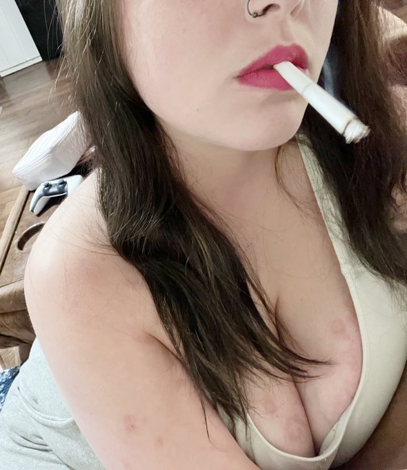 close up #smoking #smokingfetish #chubby #bigtitsmomِ https://t.co/yTObj3QDlx<a href="/tag/smoking"class="tags">#smoking</a><a href="/tag/smokingfetish"class="tags">#smokingfetish</a><a href="/tag/chubby"class="tags">#chubby</a><a href="/tag/bigtitsmom%D9%90"class="tags">#bigtitsmomِ</a>
