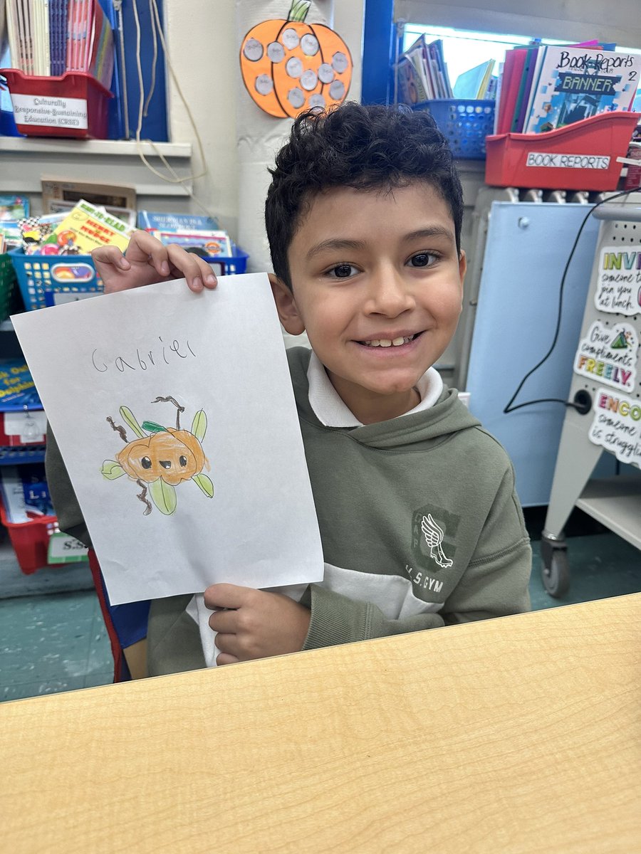 2ndWithMiller66's tweet photo. Parent engagement today! We read Spookley the Square Pumpkin & drew our own 🎃 @PS66JKO #jko #ps66 #secondGradeRocks https://t.co/8Q2UfIDUSg