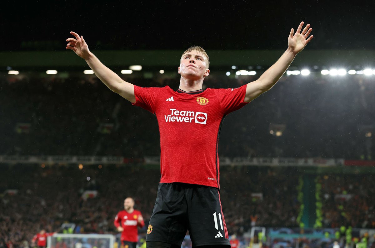 UtdDistrict's tweet photo. 🎙️ | Paul Scholes on Rasmus Højlund:

"There's a bit of Van Nistelrooy in there."

[TNT Sports] https://t.co/Z7k5rfitvo