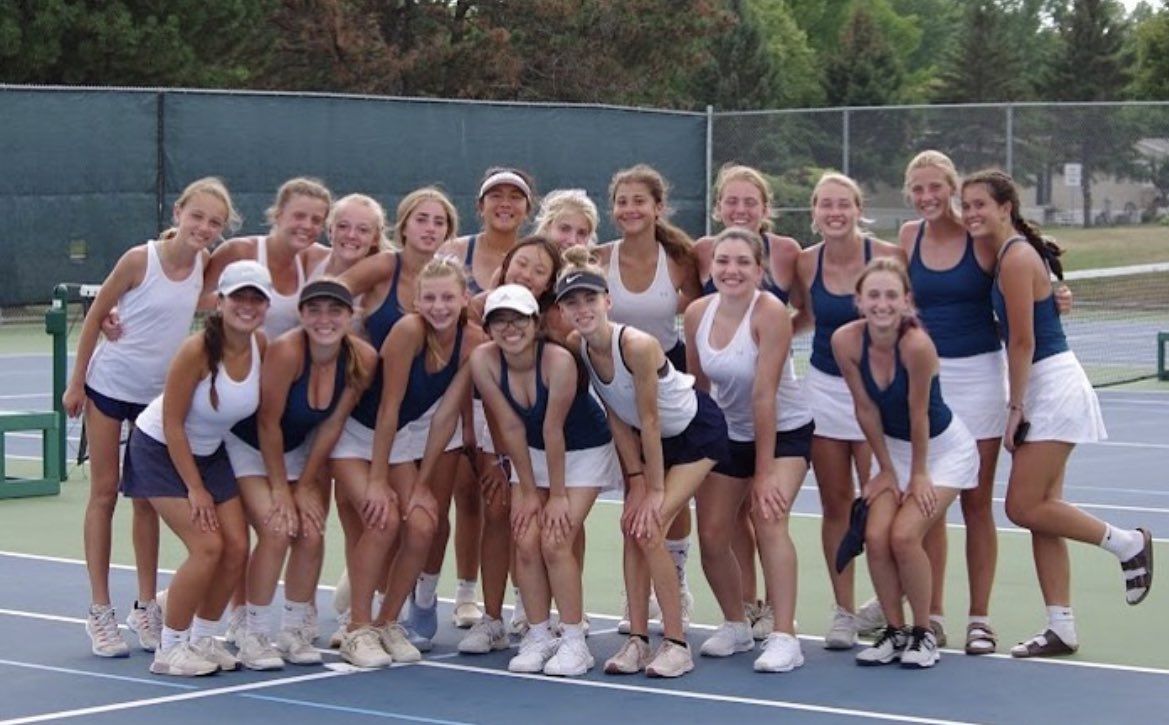Good luck to <a href="/PLGirlsTennis/">PL Girls Tennis</a> as they host Sections today at 4pm vs New Ulm 🎾
#GoLakers
