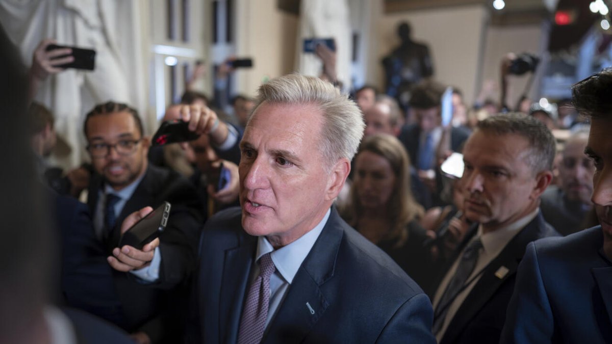 États-Unis: le président de la Chambre des représentants destitué, une première historique rfi.my/9zIb.x