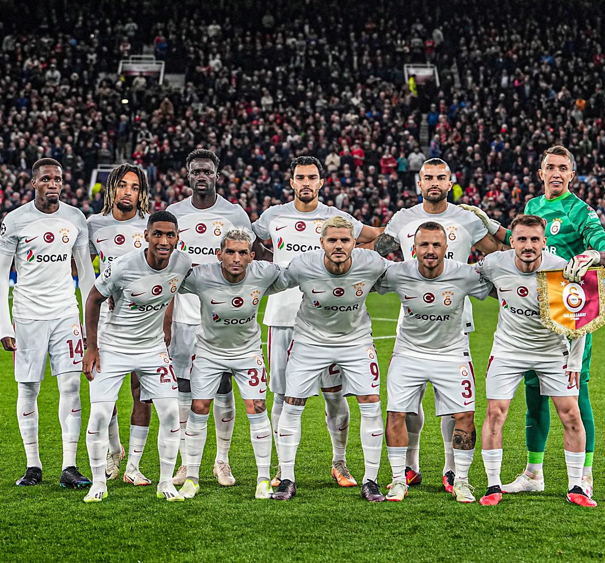 Duyanlara, duymayanlara Galatasaray Avrupa’da 20 maçta sadece 1 mağlubiyet aldı. 🤝1-1 Johnstone ✅4-2 Johsntone 🤝1-1 Randers ✅2-1 Randers ✅1-0 Lazio 🤝0-0 Marsilya ✅1-0 Moskova 🤝1-1 Moskova ✅4-2 Marsilya 🤝0-0 Lazio 🤝0-0 Barcelona ❌1-2 Barcelona 🤝2-2 Zalgiris ✅1-0…