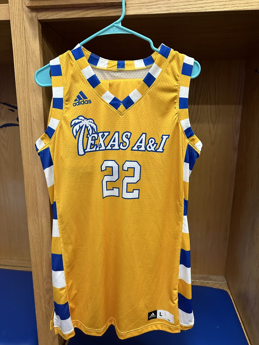 Javelina_WBB's tweet photo. Javelina Fans!!

Contact Coach Madrid if you are interested in these throwback jerseys and shorts. 

Jersey/Short Combo $125
Jersey Only $100
Shorts Only $25

Michael.madrid@tamuk.edu https://t.co/znKmVu7Ebw