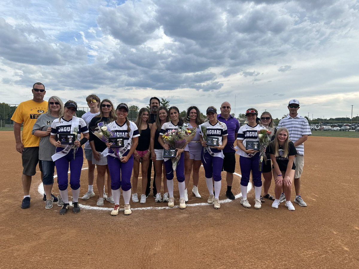 fzwactivities's tweet photo. Celebrating our Softball Seniors tonight. Thank you ladies for all that you have done on and off the field. 
#greatdaytobeajaguar https://t.co/EPkKG6SbyM
