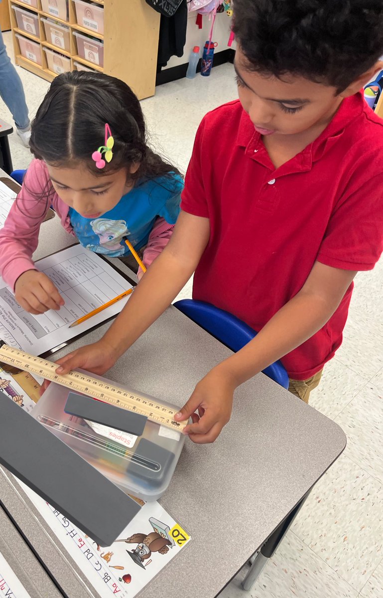 MsDenglerRBPS's tweet image. Exciting things happening in Math Workshop! Ss measured objects around the room &amp;amp; learned a new fact fluency center. @Ms_JRivera @rbpsEAGLES #RBBisBIA
