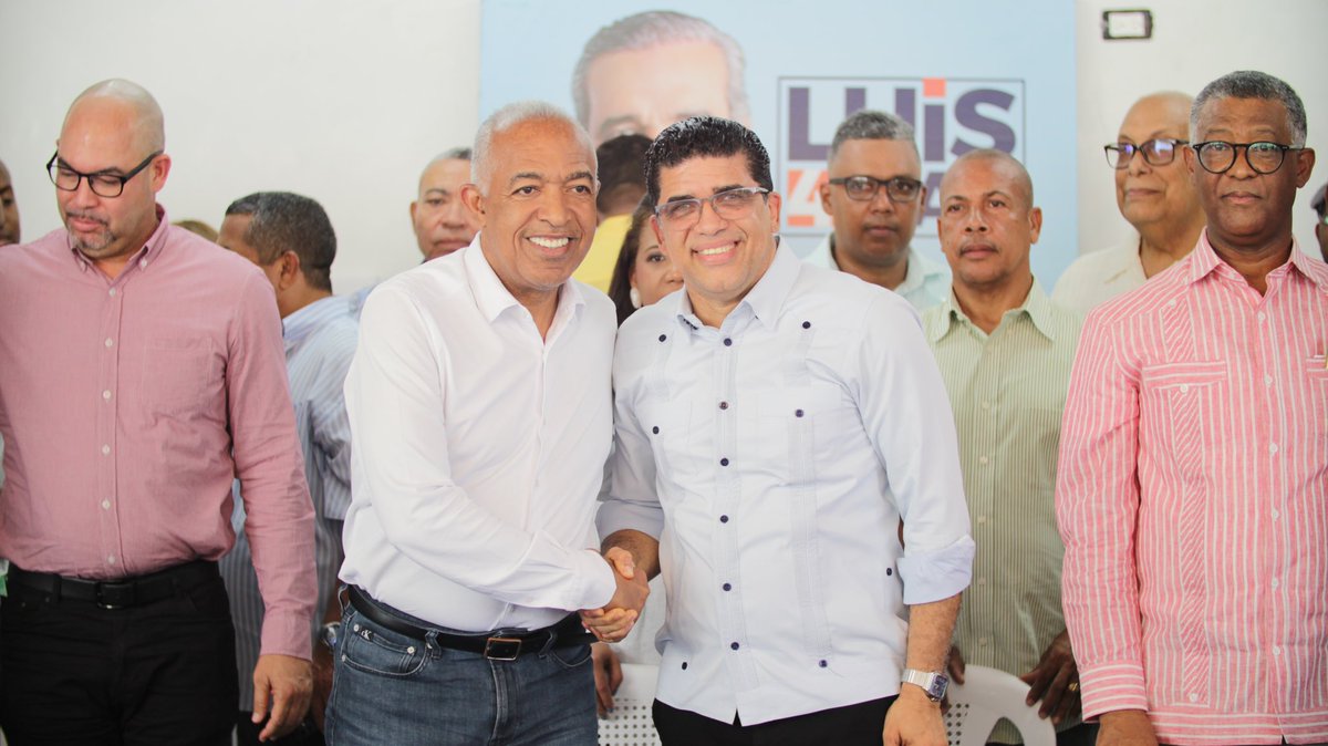 dioastacio's tweet photo. Nuestro reto es unificar al partido y hacer que el PRM retenga la plaza de Santo Domingo Este, nuestra ciudad merece ser mejor. ¡Unidos somos más fuertes! 🤝 #PRM #LuisAbinader #SDE @BERTICOSANTANA #DíoAstacio #DíoAlcalde https://t.co/uJns2VCKGf