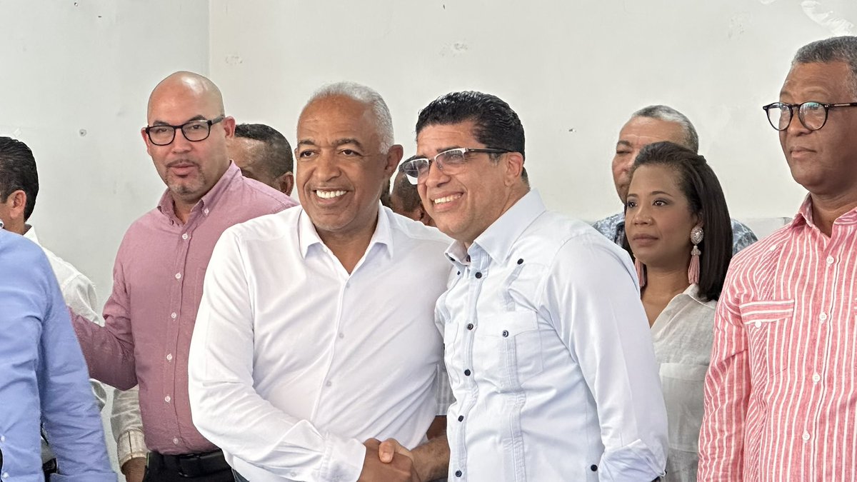 dioastacio's tweet photo. Nuestro reto es unificar al partido y hacer que el PRM retenga la plaza de Santo Domingo Este, nuestra ciudad merece ser mejor. ¡Unidos somos más fuertes! 🤝 #PRM #LuisAbinader #SDE @BERTICOSANTANA #DíoAstacio #DíoAlcalde https://t.co/uJns2VCKGf